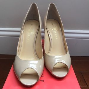 Patent leather peep toes